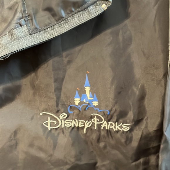 Disney 1/4 zip windbreaker with large pouch pocket - Picture 2 of 4